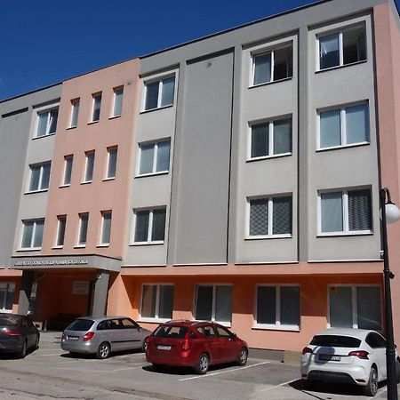 Apartmany Alzuz Ruzomberok Εξωτερικό φωτογραφία